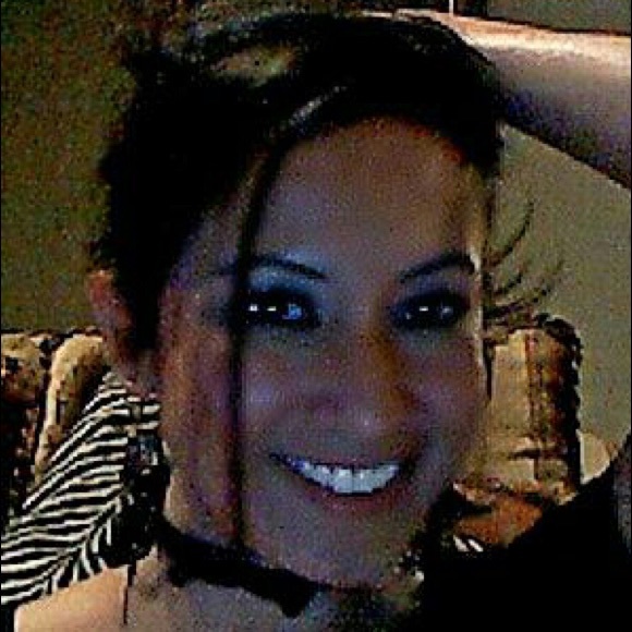 Meet your Posher, Sonnia - Picture 3 of 6